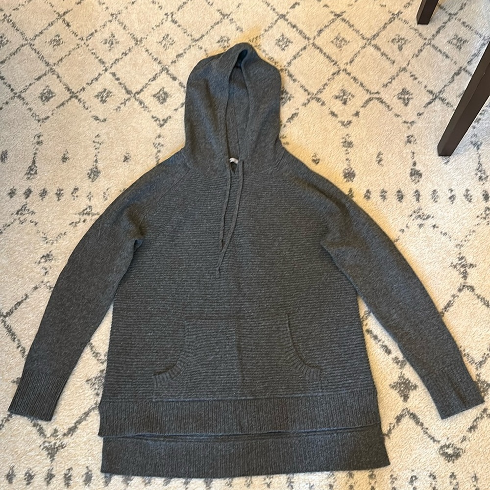 Athleta 100% cashmere hooded sweater
